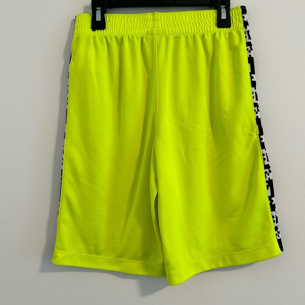 GUC Youth Boy’s Nike Neon Yellow Shorts - Picture 6 of 8
